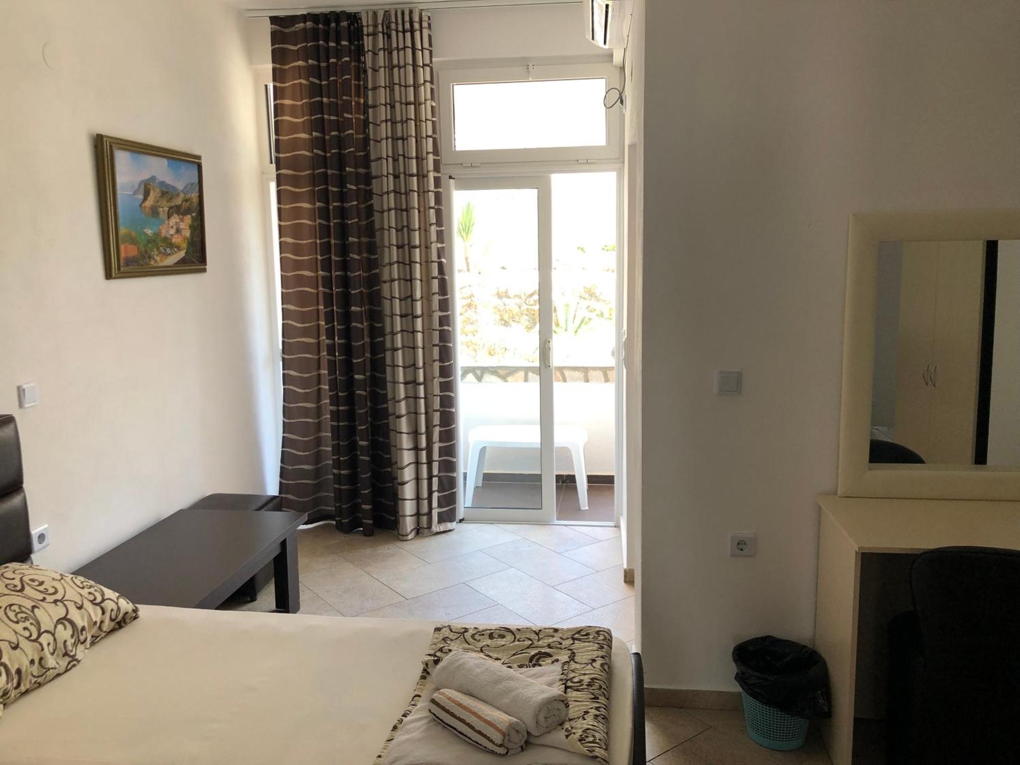 Novalic Hotel Dobra Voda Ngoại thất bức ảnh