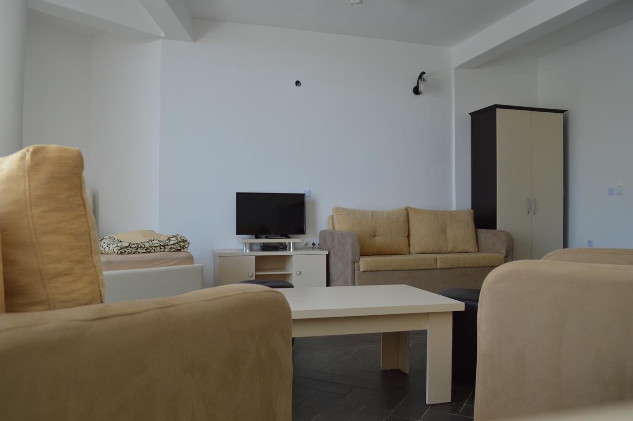 Novalic Hotel Dobra Voda Ngoại thất bức ảnh