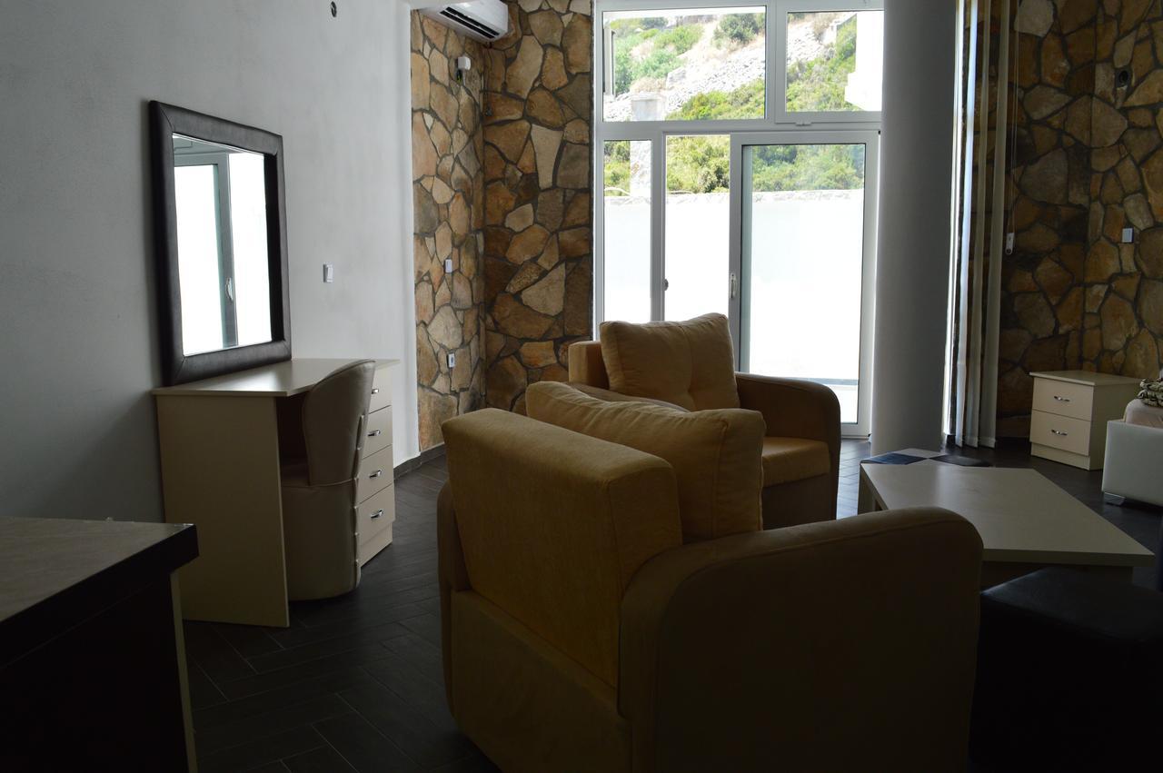 Novalic Hotel Dobra Voda Ngoại thất bức ảnh